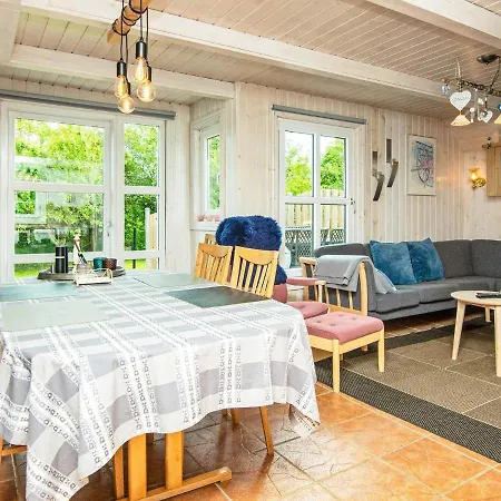 5 Person Holiday In Hemmet
