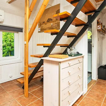 5 Person Holiday In *