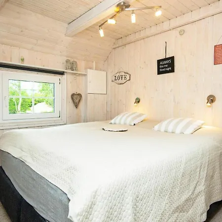 5 Person Holiday In Hemmet