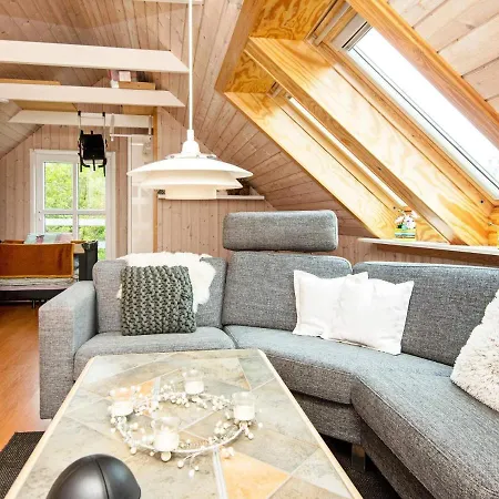 5 Person Holiday In